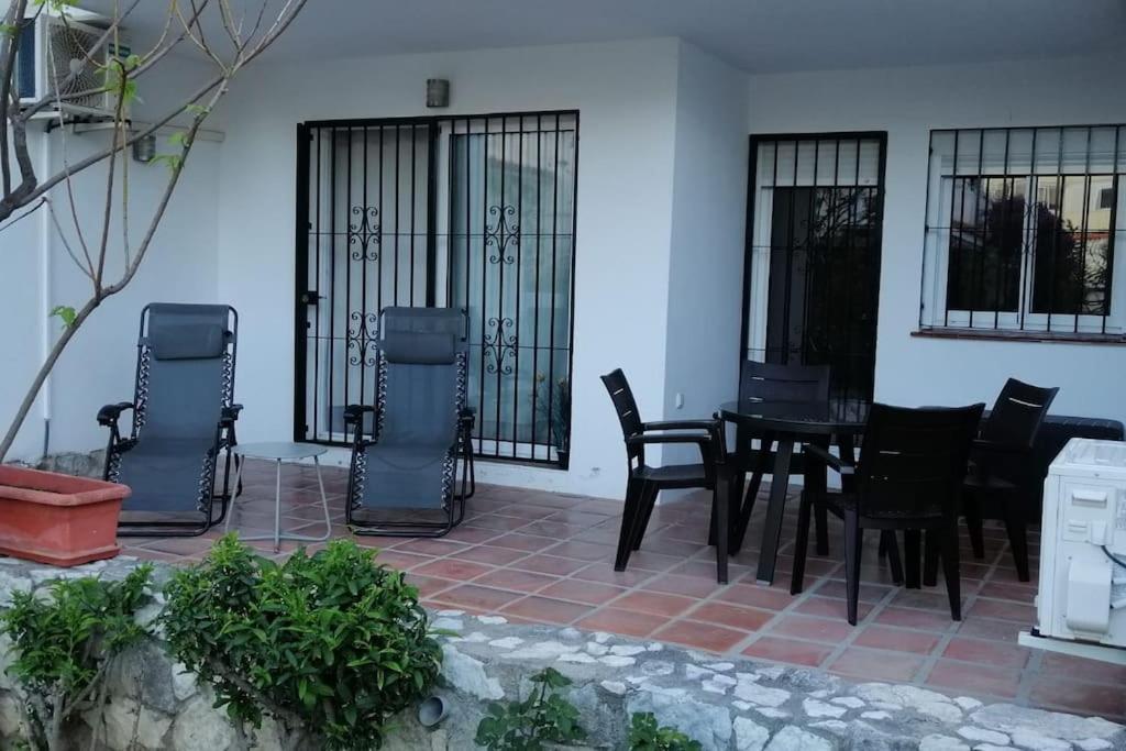 Beautiful Apartment In La Carihuela, Torremolinos Buitenkant foto