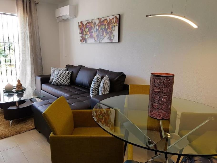 Beautiful Apartment In La Carihuela, Torremolinos Buitenkant foto