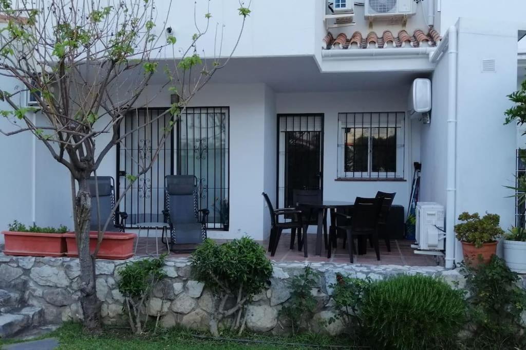 Beautiful Apartment In La Carihuela, Torremolinos Buitenkant foto